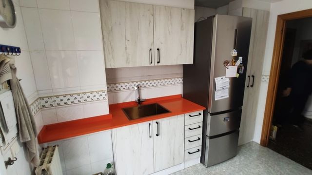 Muebles de cocina y marmoles a buen precio de segunda mano por 250 € en