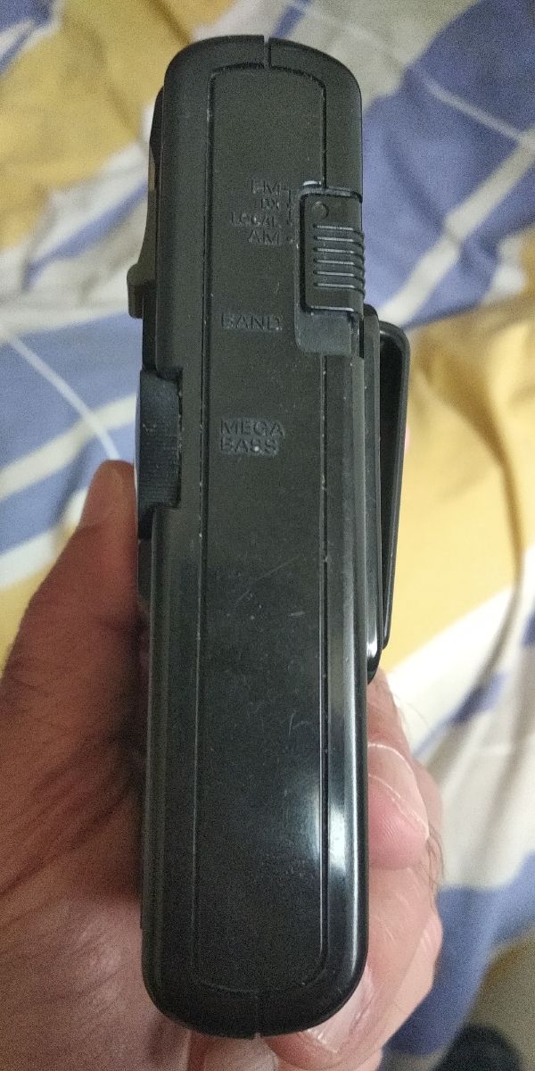 Radio SONY SRF-60. Megabass. Walkman.