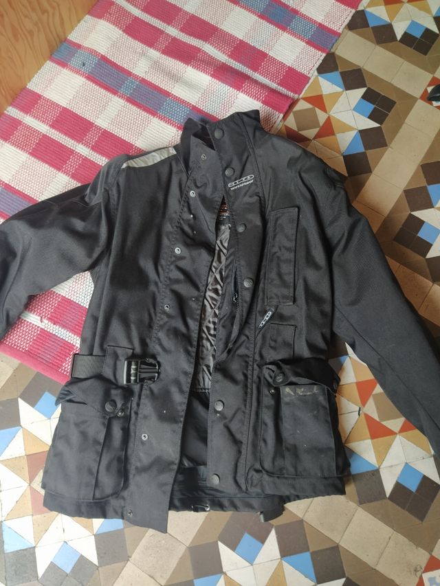 Chaqueta de ir en moto marca AXO