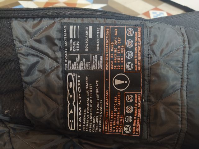 Chaqueta de ir en moto marca AXO