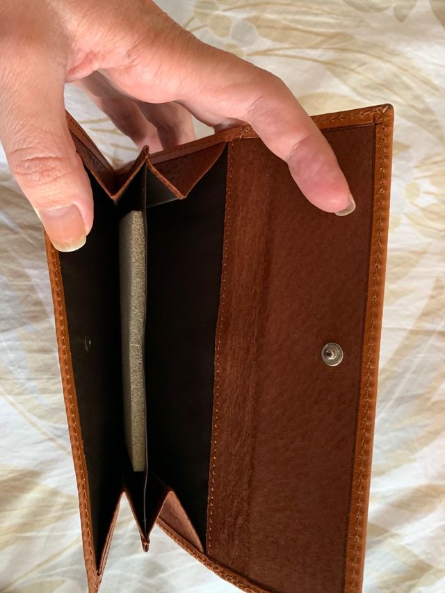 Billetero cuero varios compartimentos