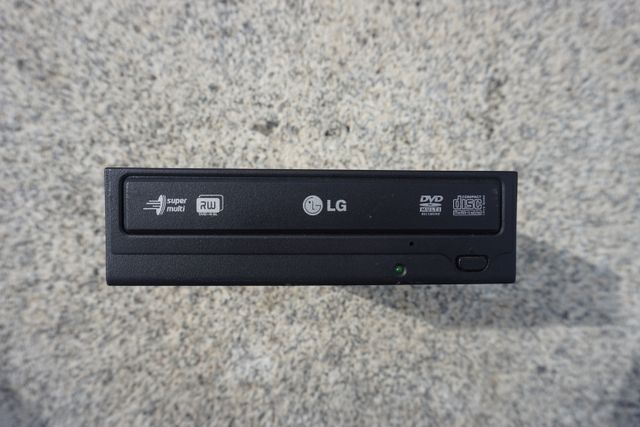 REGRABADORA LG-H DVD-RW INTERNA 24x sobremesa.