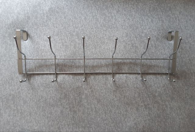 Colgador para detrás de puerta de segunda mano por 5 € en Pamplona en