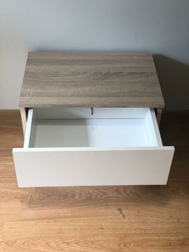 Juego dormitorio (cabecero y mesitas y mueble) de segunda mano por 150