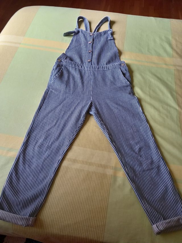 Estiloso Mono Mango, talla 11-12. Sin usar