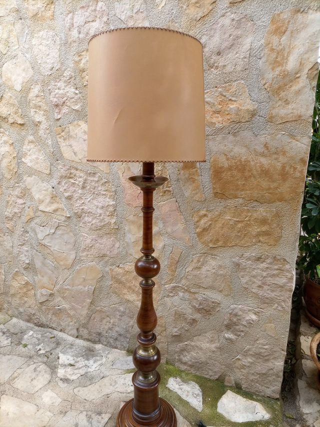 Lampara de pie de segunda mano por 43 € en Canuta en WALLAPOP