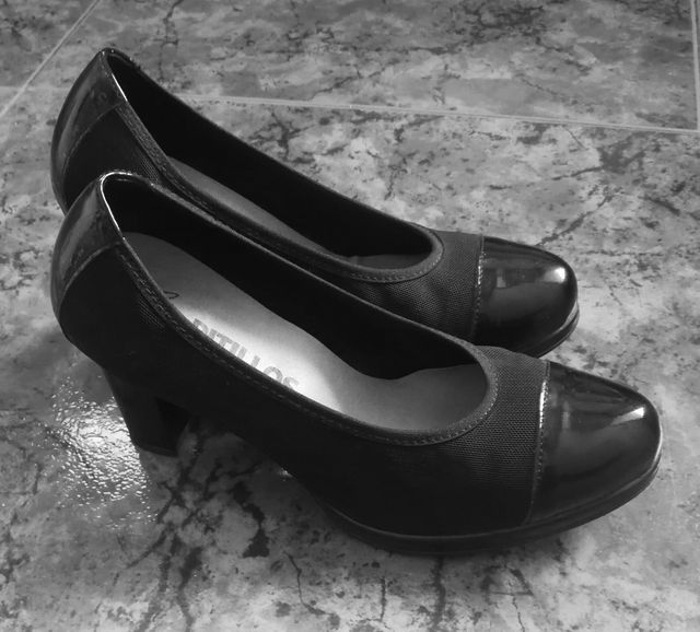 zapatos salon negro pitillos
