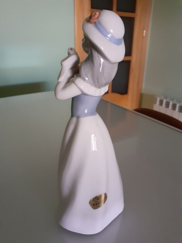 Figura de porcelana Tengra (Valencia)