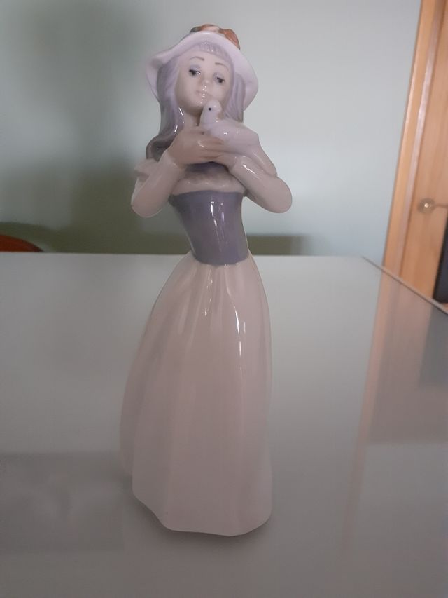 Figura de porcelana Tengra (Valencia)