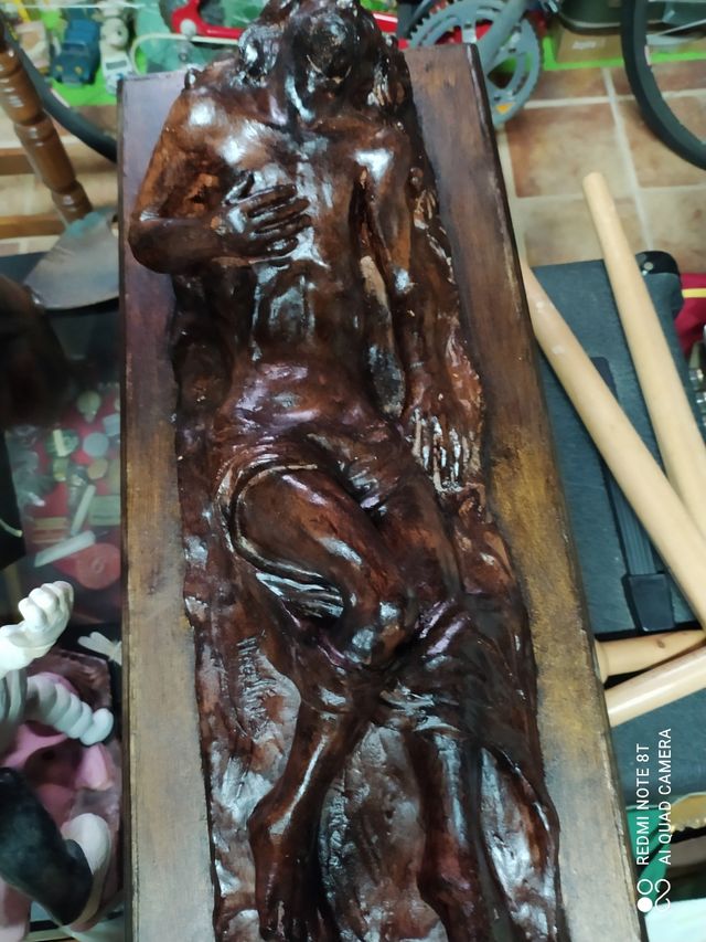 escultura barro del escultor medina