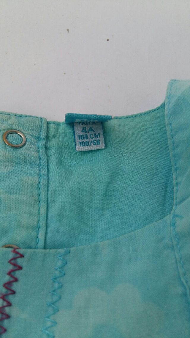 Vestido niña T 4  y chaqueta T 3 Tuc Tuc.