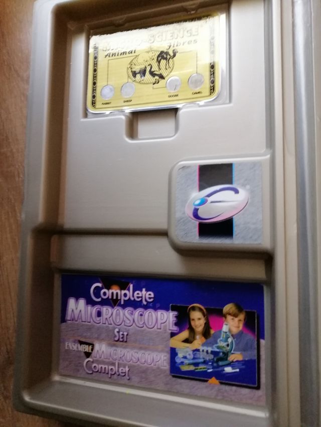 Microscopio educativo.