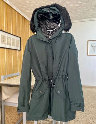 Parka Verde Massimo Dutti de segunda mano por 50 EUR en Valencia en WALLAPOP