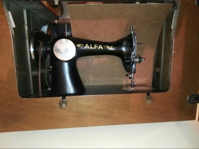Máquina coser Alfa.