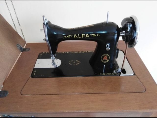 Máquina coser Alfa.