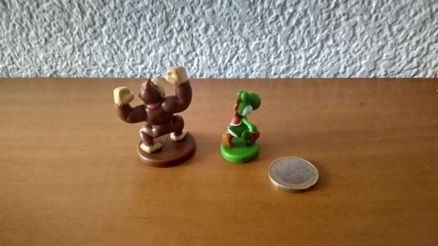 Figuras oficiales DK y Yoshi