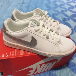 Zapatillas nike talla 38 de segunda mano por 25 EUR en Chiva en WALLAPOP