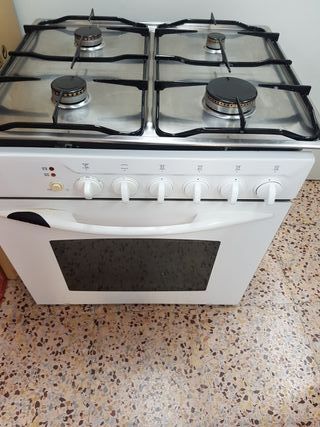 Conjunto HORNO + ENCIMERA TEKA de segunda mano por 105 EUR en Blanes en  WALLAPOP