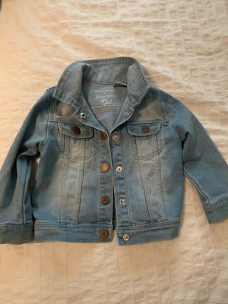 Cazadora vaquera bebé zara de segunda mano por 6 EUR en A Curuxeira en  WALLAPOP