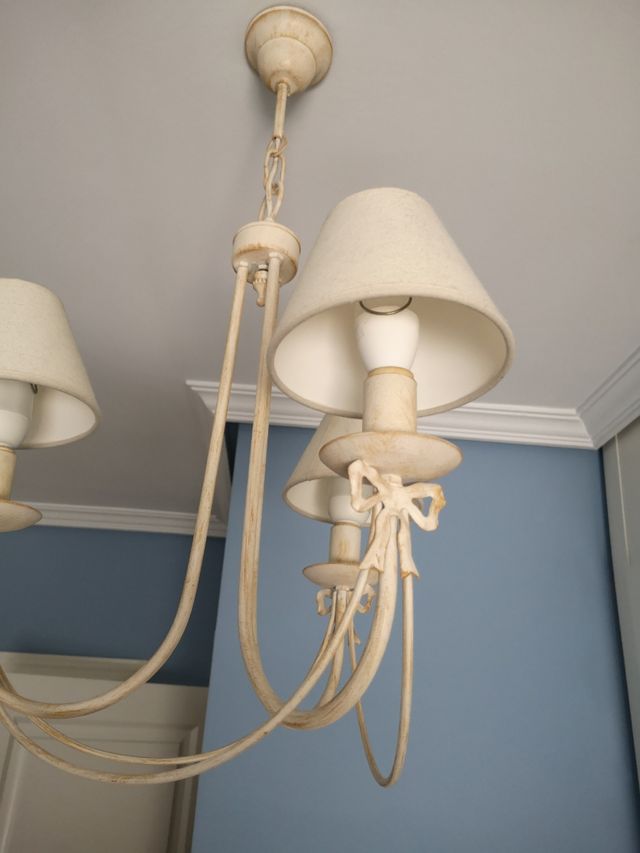 lámpara de techo color crema