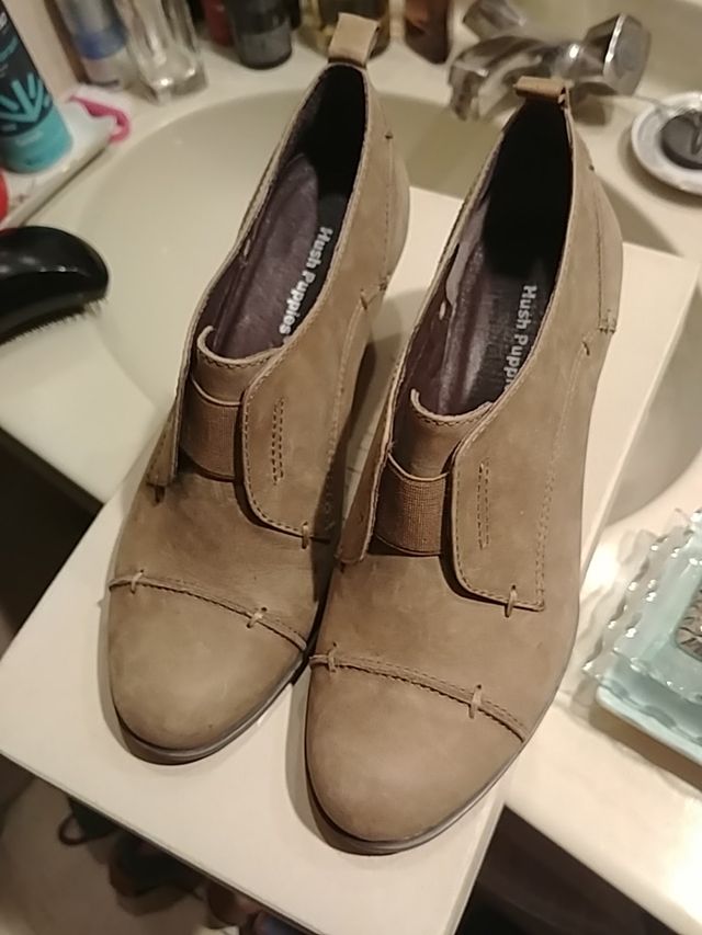 Zapatos abotinados de piel vuelta HUSH PUPPIES