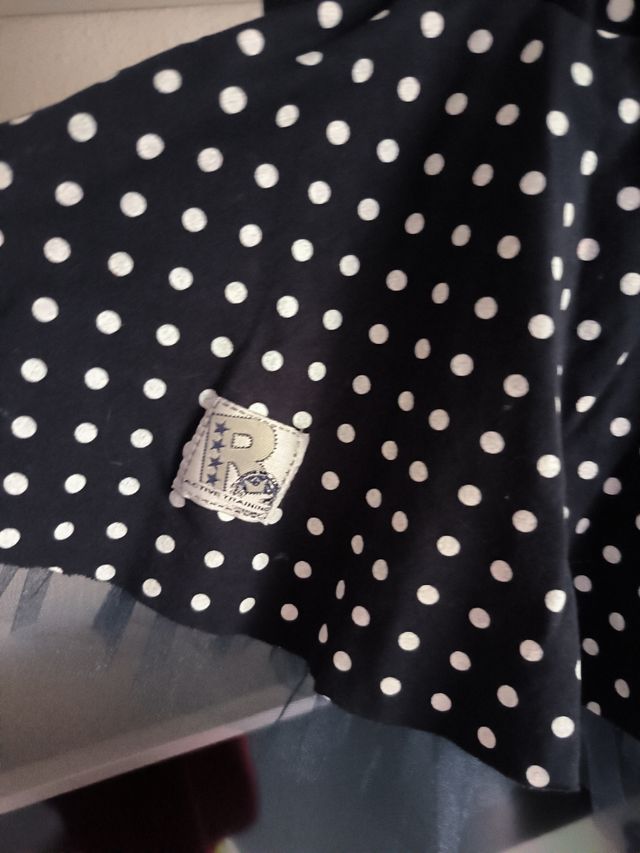 Conjunto de falda y camiseta.