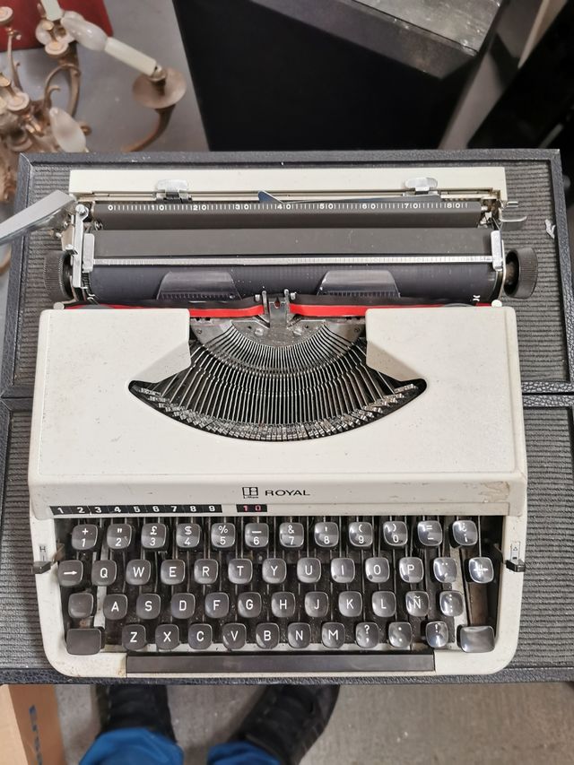 máquina portátil de escribir Royal litton