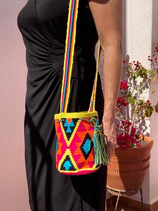 Bolso Mochila Wayúu Artesanal Colombia de segunda mano por 20 EUR en  Barcelona en WALLAPOP