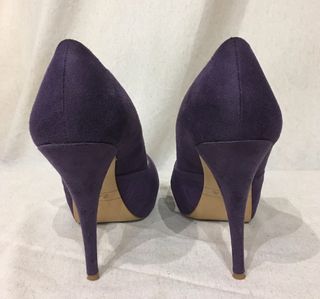 Zapatos morados de Zara de segunda mano por 12 EUR en Elda en WALLAPOP