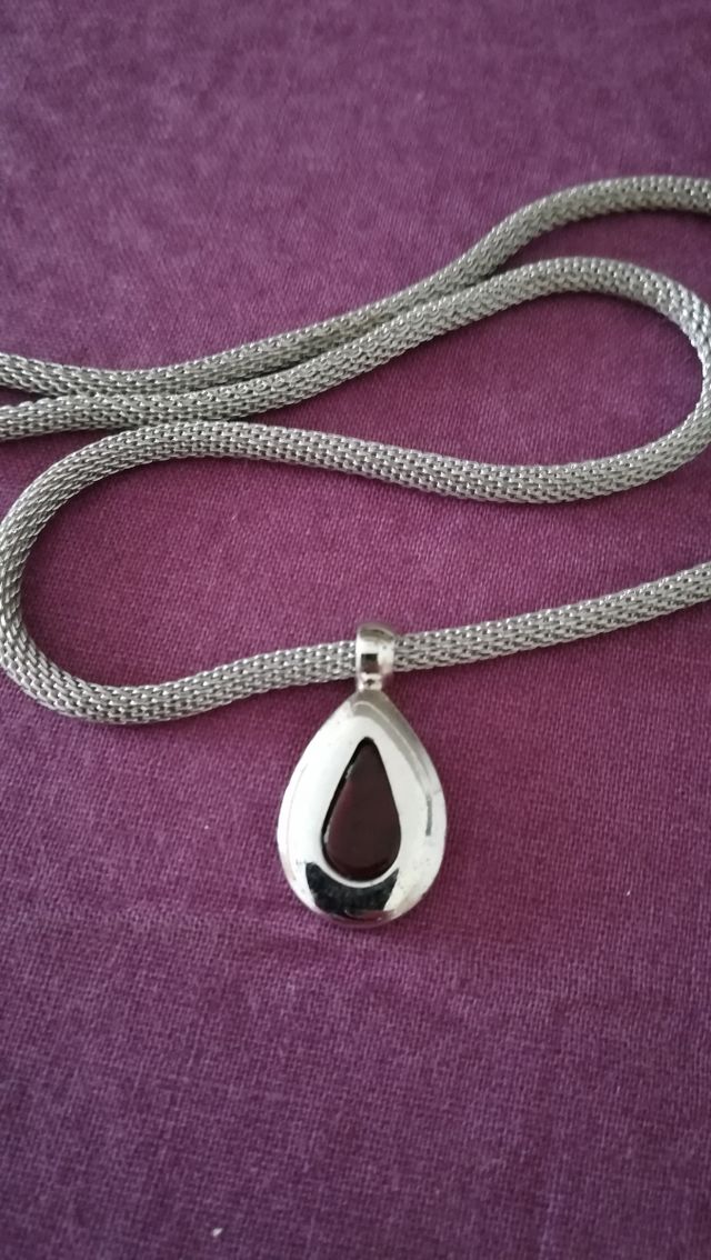 Colgante lágrima marrón