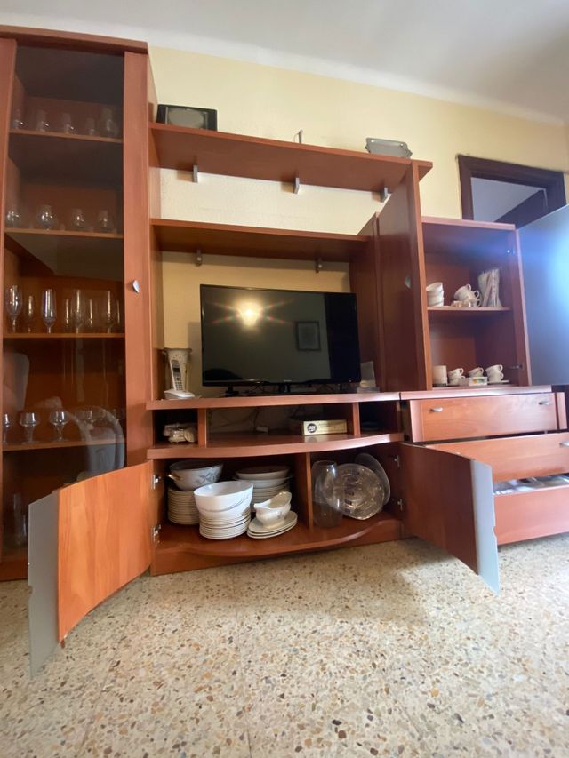 Mueble de comedor completo Cerezo de segunda mano por 30 € en Santa