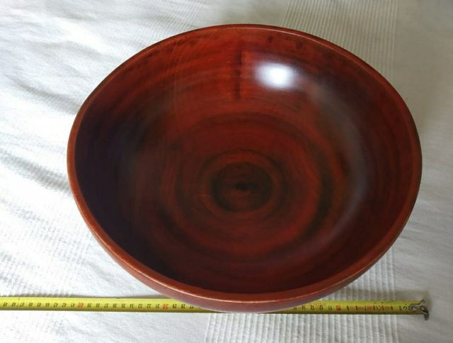 Fruteros artesanos de madera