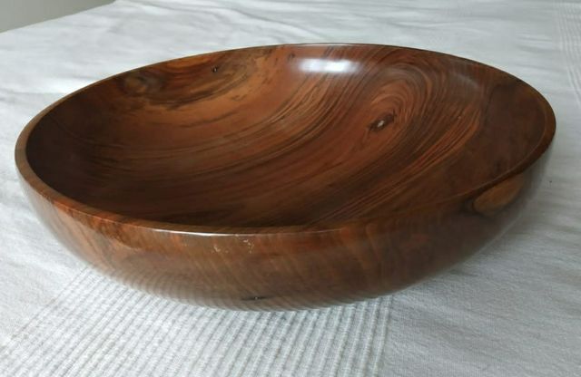 Fruteros artesanos de madera