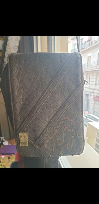 Bolso Billabong hombre de segunda mano por 10 EUR en Madrid en WALLAPOP