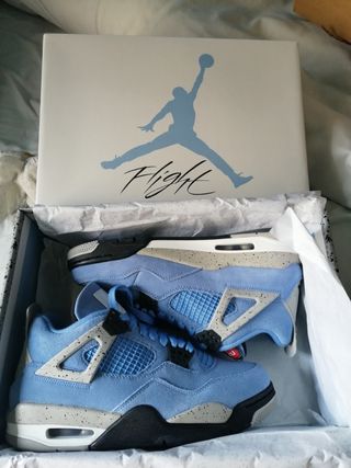 Jordan 4 Retro University Blue de segunda mano por 600 EUR en A Coruña en  WALLAPOP