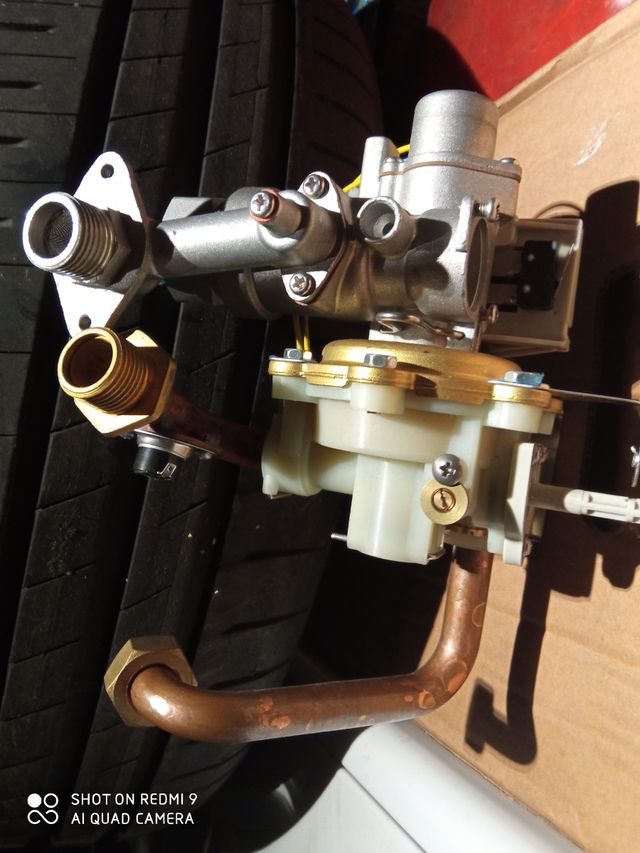 válvula de agua y gas