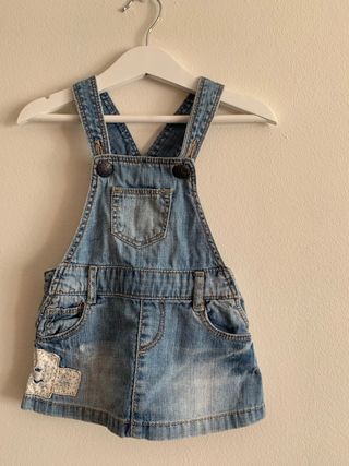 Peto falda niña Zara Baby 12\\/18 meses de segunda mano por 5 EUR en Gijón  en WALLAPOP