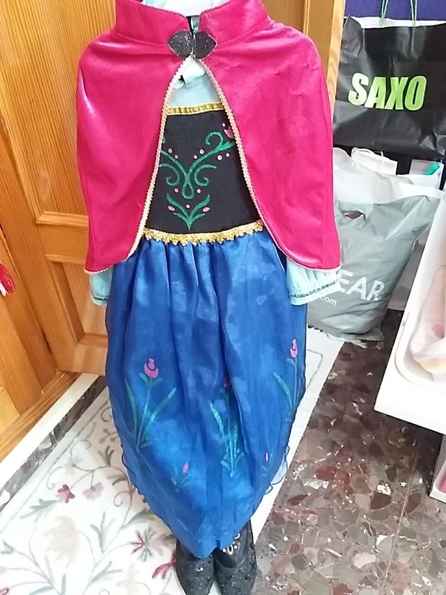 Disfraz de Elsa y Ana talla 7-8 años.