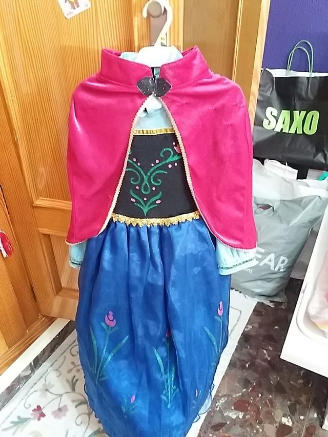 Disfraz de Elsa y Ana talla 7-8 años.