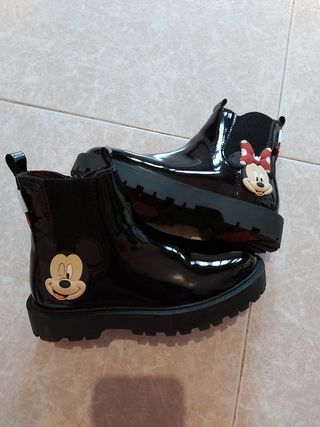 Botines zara niña 31\\/32 de segunda mano por 20 EUR en Igualada en WALLAPOP