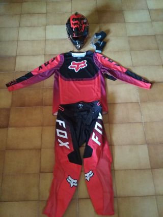 NUEVO A ESTRENAR!! Traje Motocross Fox de segunda mano por 120 EUR en  Vidreres en WALLAPOP