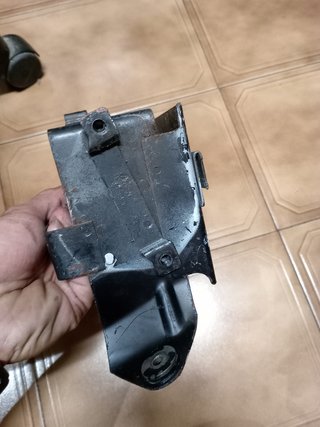 Caja metálica para la  batería gsx 600f
