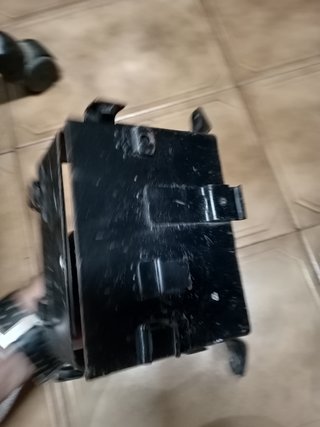 Caja metálica para la  batería gsx 600f