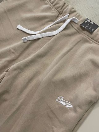 Pantalones chandal Stwd de segunda mano por 20 EUR en Moncada en WALLAPOP