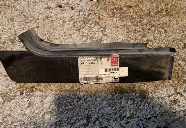 Pieza chapa escalon derecho vw t2 Volkswagen 