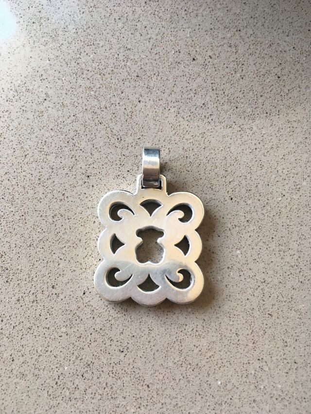 Colgante cuadrado plateado Tous