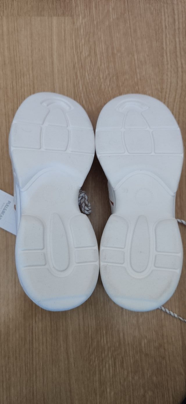 CALZADO DEPORTIVO (39) PULL AND BEAR SIN ESTRENAR