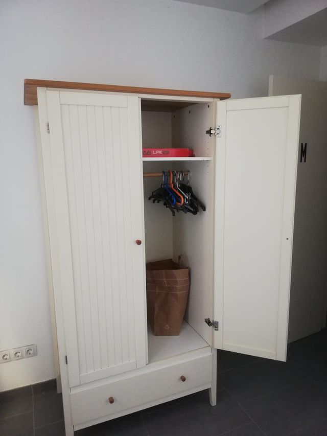 Armario blanco de segunda mano por 40 € en Barcelona en WALLAPOP