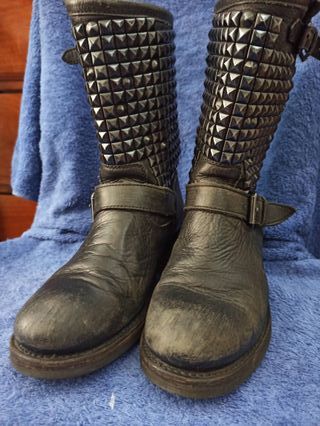 Botas moteras Ash de segunda mano por 15 EUR en Madrid en WALLAPOP