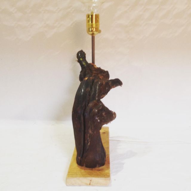 Lámpara escultura rama vid